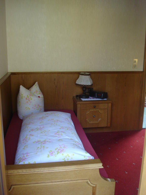 Gästehaus Troppmair Finkenberg Zimmer foto